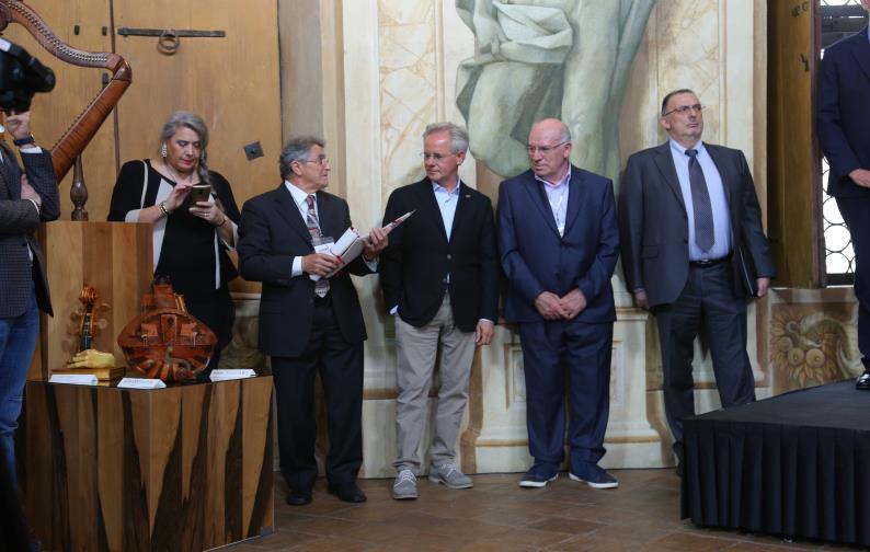 Presentazione dell artista internazionale Aurelian Frincu con i