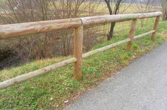 Fence with round poles made entirely of Chestnut wood impregnated in autoclave in order to avoid the natural wooden cracks and any risks of splintering.
