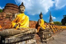 Visita del Wat Phra Nong, tempio del Buddha disteso lungo 45 metri.