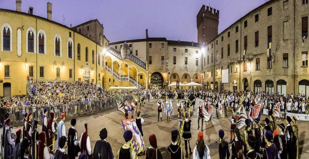 L Ente Palio della Città di Ferrara, con il patrocinio del Comune, si è aggiudicato l organizzazione della Tenzone Aurea 2018 che si svolgerà a Ferrara il prossimo