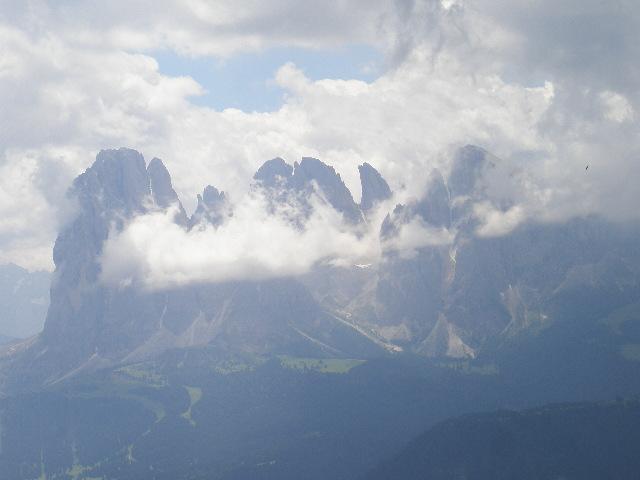 Ritrovo al Col Raiser per il rientro a Ortisei, chi con il filo altri a piedi