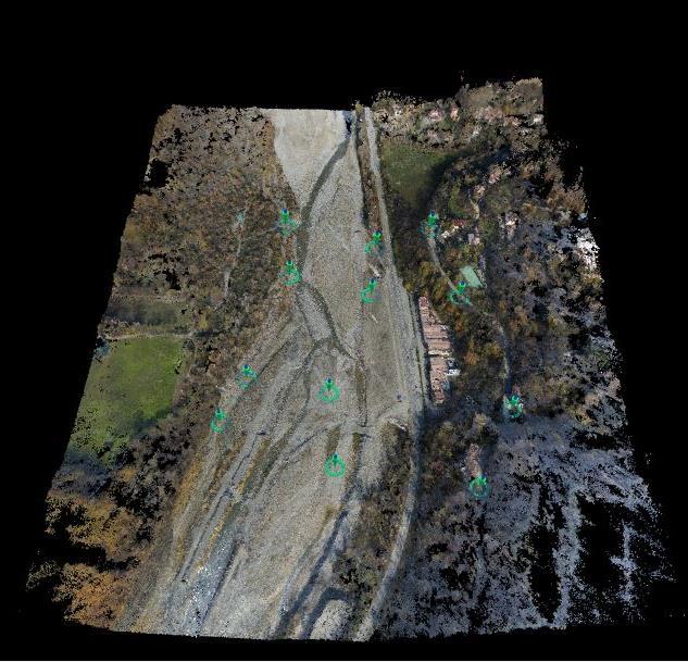 ELABORAZIONE CON SOFTWARE FOTOGRAMMETRICO Pix4D MAPPER 2: POINT CLOUD DENSIFICATION & MESH Generazione Nuvola di punti densa (13 501 508 punti 3D), che è in grado di modellizzare compiutamente la