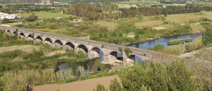 . Il ponte sulla S.S. 1..1 Caratteristiche generali L unico attraversamento presente nel tratto oggetto di studio è il ponte sulla S.S. 1, all altezza dell abitato di Orosei, realizzato nel 17 nell ambito dei lavori di costruzione della Strada Nazionale n.