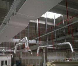 scaffalature, contenuti negli edifici produttivi, che possono indurre danni alle strutture.