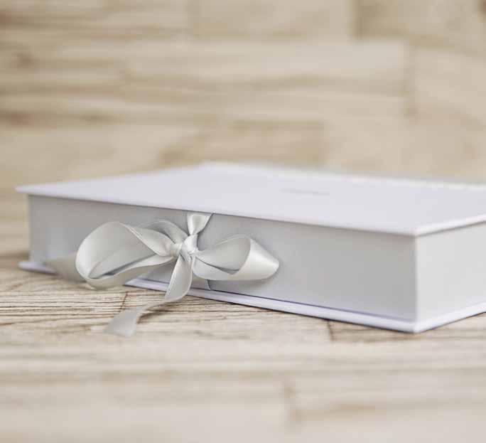 oppure Due preziose wedding box fatte a mano e completamente personalizzabili, contenenti 10