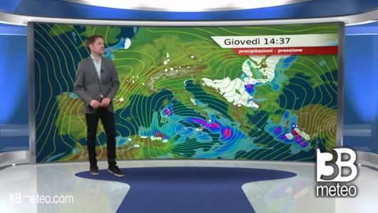 temporaleschi tra pomeriggio e sera sul versante ionico e in Puglia. Neve sulla dorsale ed in Sardegna, dai 600/800m, fino a 1000m in Calabria.