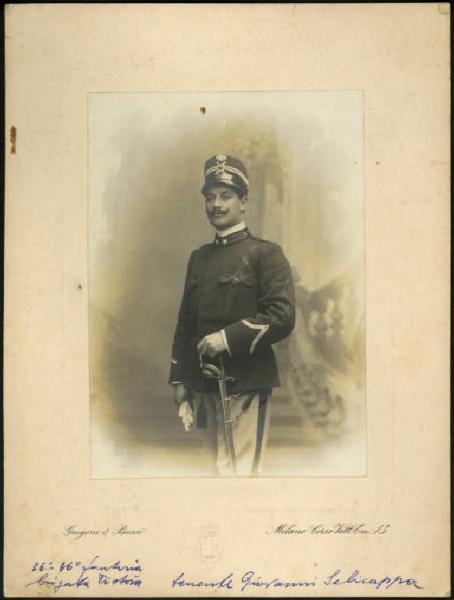 Ritratto maschile - Militare - Tenente Giovanni Selicappa, 35-36 fanteria brigata Pistoia Guigoni e Bossi Link risorsa: http://www.