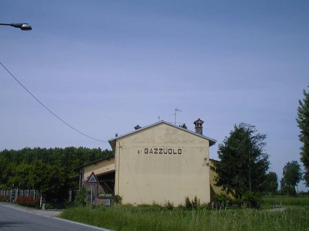 PGT Comune di Gambara (Bs) Relazione AGRONOMICA 6 La struttura delle aziende agricole di Gambara si caratterizza, da un canto per la presenza di numerose aziende di piccole e piccolissime dimensioni