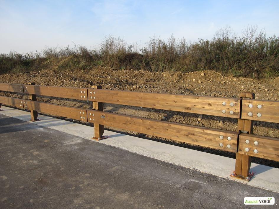 Esempio di installazione di Barriera Bordo Ponte in acciaio cor-ten e legno Note per la selezione delle barriere da installare Si precisa che, come richiamato dalla Direttiva del Ministero