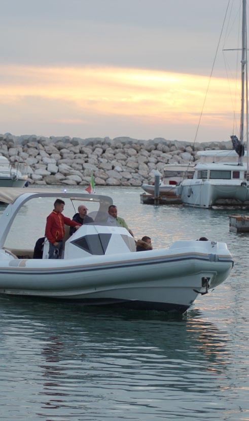 Gli Espositori IMPRESE E PROFESSIONISTI Il Salerno Boat Show si rivolge principalmente a imprese e professionisti operanti nella filiera della nautica e più in generale dell Economia del Mare, con