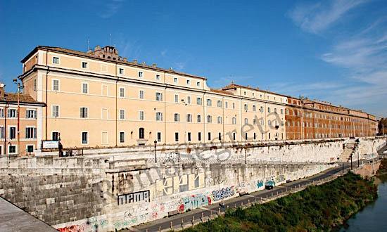 LA DISCUSSIONE SULLA CREAZIONE DI UN ARCHIVIO INTERMEDIO NEL MODELLO ITALIANO Casanova, 1933 per trasformare in un archivio intermedio l edificio di S.