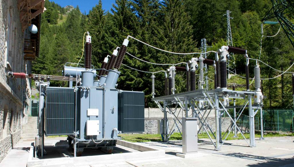 CENTRALE DI GRESSONEY Stazione di trasformazione 6,5/132kV Collegamento tra centrale e stazione di trasformazione per mezzo di condotto sbarre a fasi isolate in resina; N 1 sezionatore di media