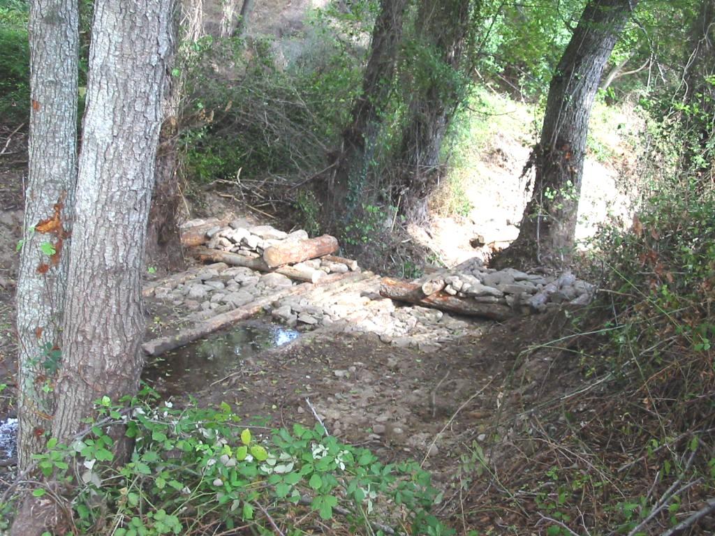 La realizzazione delle briglie in legname nel tratto di monte del canale Sa Traina è stata iniziata ed ultimata nel mese di ottobre 2011.