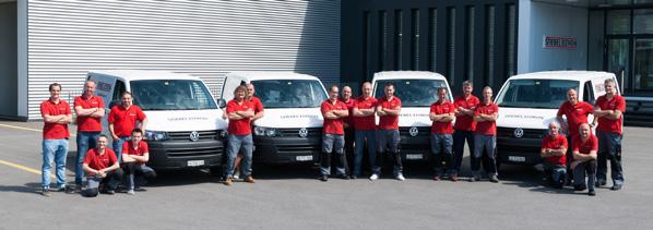 La squadra del service di STIEBEL ELTRON. I nostri tecnici del service sono in prima linea come esperti ben addestrati e impegnati.