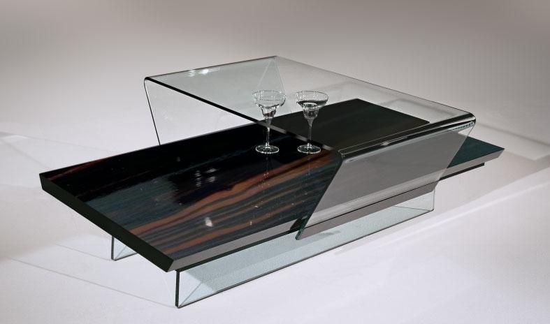 Slide Tavolo da salotto con piano in legno laccato lucido nei colori bianco o nero, oppure in ebano