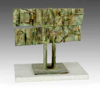 - 553 - - 554 - - 553 - Ugo Carà 1908-2005 Scenografia numero 3 h. tot cm. 38, larg. cm. 39 - scultura in bronzo a patina verde su base in marmo.