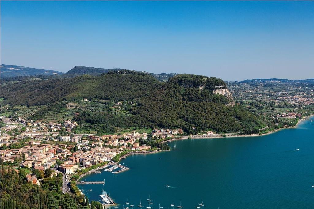 PIANO AMBIENTALE DEL PARCO DELLA ROCCA DEL GARDA Allegati Responsabili dei Comuni Comune di Bardolino: Dr. Davide Lonardi Comune di Garda: Arch. Giorgio Zumiani Coordinatore: Arch.