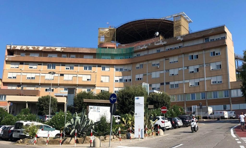 Il Contratto di rendimento energetico (E.P.C.) dell Azienda USL Toscana Nord Ovest I dati principali del Contratto: Ø 13 edifici di cui 6 Ospedali e 7 edifici sanitari territoriali Ø Metri quadri complessivi circa 250.