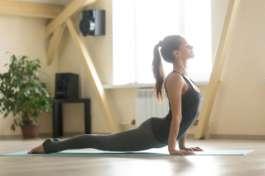 Lo Yoga richiama il concetto di rilassamento, meditazione, di un momento di pausa spesso in mezzo ad una vita sempre in corsa.
