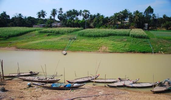 I 200 chilometri che vi separano da Siem Reap vi sorprenderanno con verdeggianti risaie e villaggi punteggiati da casette tradizionali Khmer.