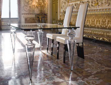 78 TAVOLI / DINING TABLES TAVOLI / DINING TABLES 79 GRAN CANAL 72 Disegno Riccardo Lucatello cm 160/180/200 x 100 x 75 h.