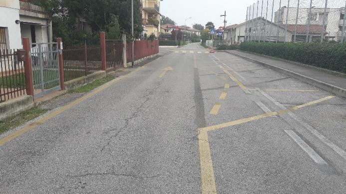 mentre l immissione di Via Riccati in Via Veronese è regolata dal segnale di Dare la precedenza.