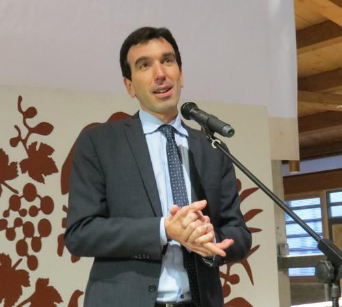 Valmadrera: il Ministro Martina e Giorgio Squinzi all inaugurazione della stalla del progetto sociale ''Cascina Don Guanella'' Lecco, Valmadrera "Valmadrera è un laboratorio fondamentale per capire