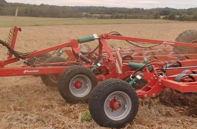 Una o due punte Il dente del Turbo può disporre di punte diverse: - Punta da 55x15mm per una lavorazione profonda, buona stabilità e basso consumo di carburante.