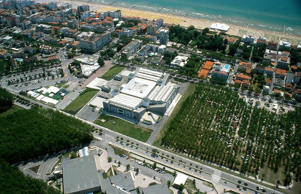 Situato nel cuore della città e gestito dalla società Jesolo Turismo, è una struttura avveniristica in acciaio, vetro e luce distribuita in oltre 15.000 mq, articolati in spazi ampi e flessibili.