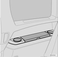 Interni Vani portaoggetti nell abitacolo (Continua) Posacenere per i passeggeri del sedile posteriore (optional) Aprire