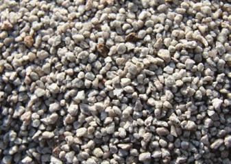 appendice c PERLITE GREZZA,3-1,2 E,8-2,5 Perlite grezza a granulometria media (,3-1,2 mm) e grossolana (,8-2,5 mm), naturale, atossica, inerte, non combustibile: si tratta di una varietà specifica di