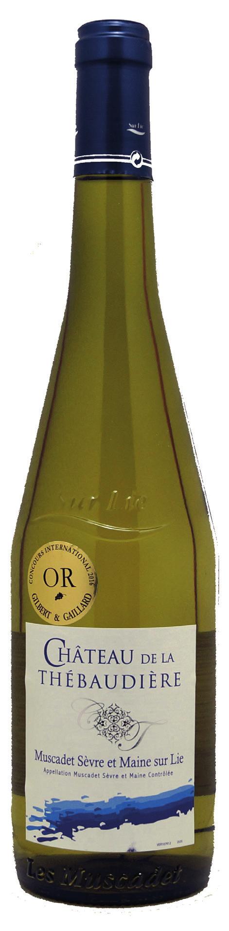 Muscadet Sevre Maine (Château de la Thebaudiere) 2014 Melon di Borgogna in purezza Dicolore giallo paglierino carico con riflessi dorati.