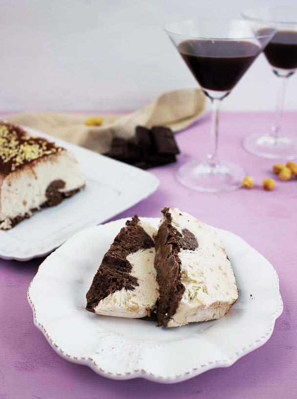 118 119 Semifreddo al profumo di limone INGREDIENTI PER 6 PERSONE LATTE DI NOCCIOLA 500 ml di latte di nocciola 50 g di zucchero di canna 30 g di amido di mais 40 g di cacao amaro in polvere + 1