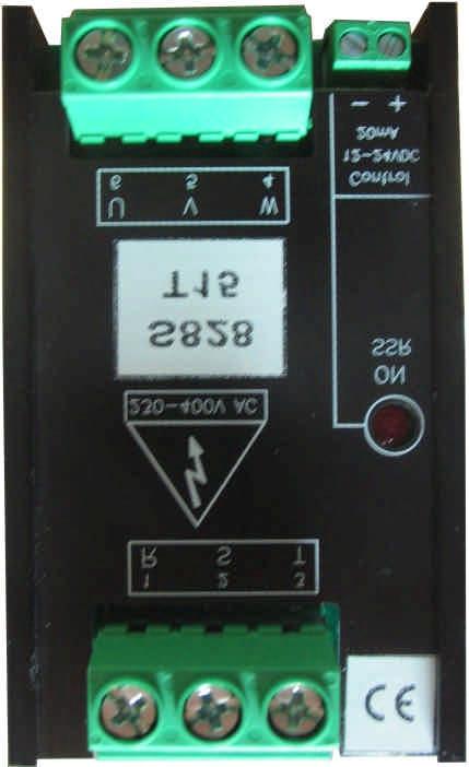 ..440 Vac 15 A max per fase Indicazione a led di presenza segnale di