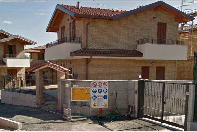 UBICAZIONE E COMPONENTI EDILIZI UNITA ABITATIVA Localizzazione unita abitativa Inserita in un lotto residenziale nella città di Barga (Lucca) Composizione ambienti: -Piano interrato adibito a taverna