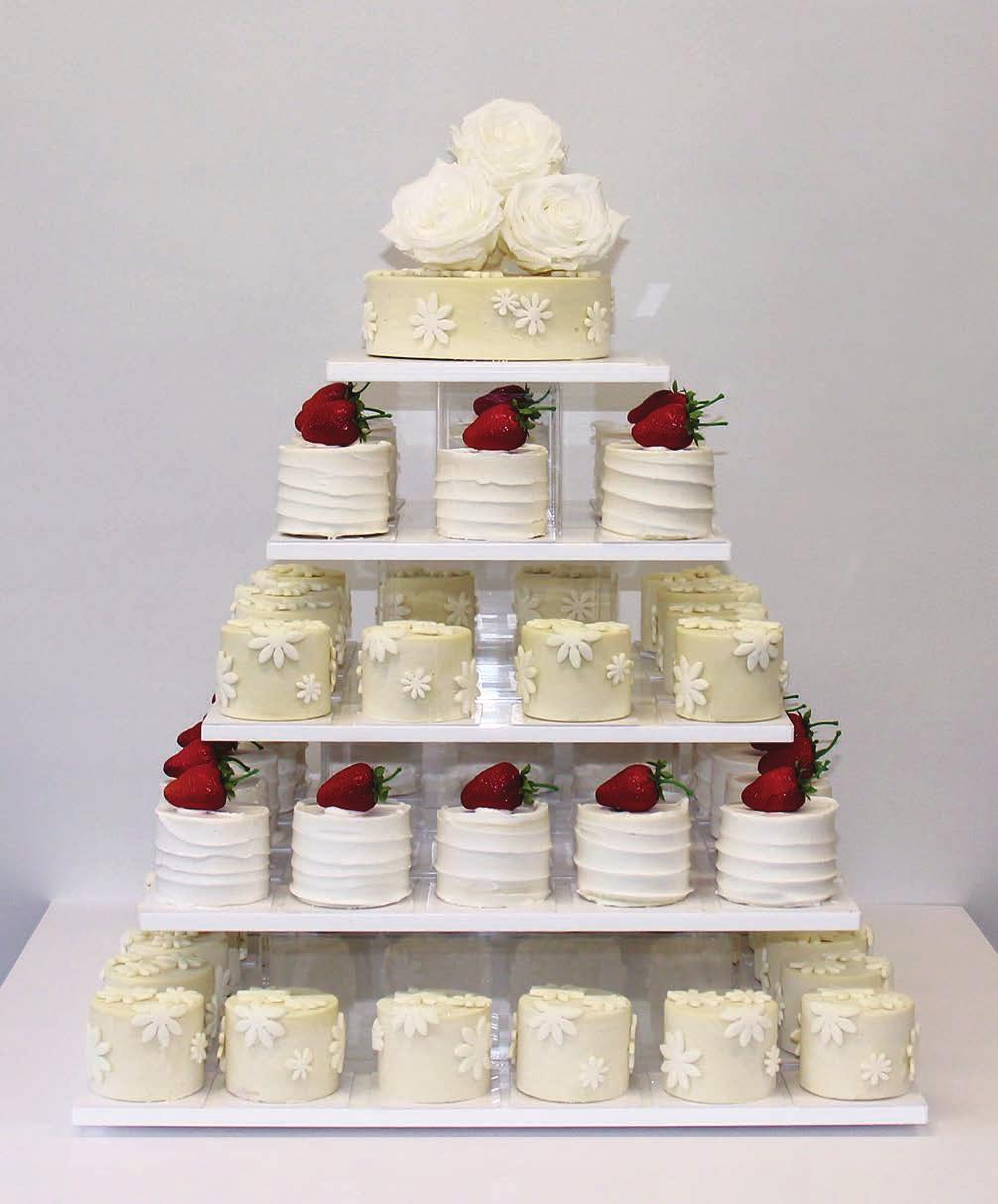 Linea Privée Design Wedding Naked Cake Tutti Frutti Vellutato Ricoperto di panna o