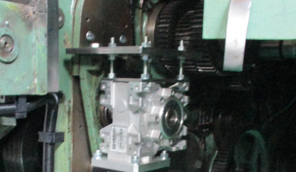 SERVO CONNESSIONE per macchine SOS Installazione di motore servo su sacchettatrici SOS, tipicamente su modelli Triumph 2, 3, 3A, 3C ecc.
