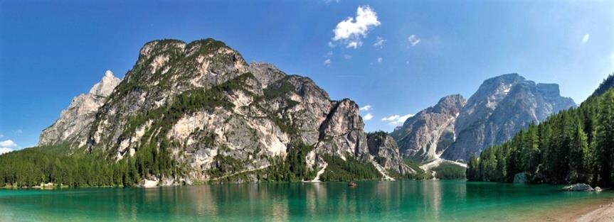 Gruppo B: Rifugio Tondi di Faloria m.2340. Funivia fino alla stazione intermedia di Mandres m. 1480 Poi Sentiero 212 fino al Rifugio Tondi m. 2340. Discesa Strada Bianca fino sulla strada P.