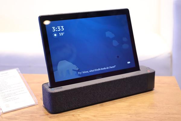 In occasione del CES 2019 di Las Vegas, Lenovo ha annunciato gli Smart Tab, una categoria di tablet 2-in-1 "non convenzionale" perché capaci di trasformarsi in start screen con Amazon Alexa e non in