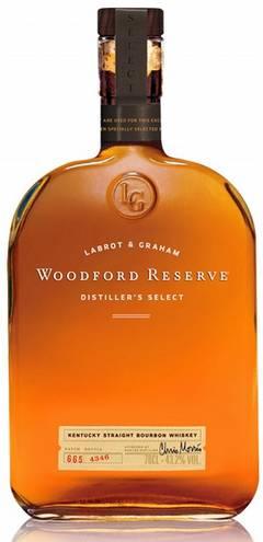 Woodford Reserve Il Woodford Reserve è un distillato realizzato a mano con il solo utilizzo di piccoli lotti altamente selezionati, il risultato è un whiskey straordinario vincitore di vari premi e.