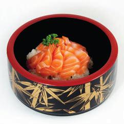 90 Chirashi misto Base di riso con sashimi misto