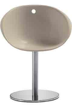 Scocca in tecnopolimero bianco o sabbia (Art. 950). Disponibile la versione ad altezza fissa (Art. 940). Gliss swivel chair with gas lift device.