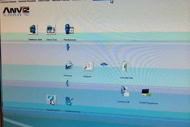 5 Software in dotazione Il software di gestione presenze fornito in dotazione è compatibile con PC e sistemi operativi Windows XP, Windows Vista, Windows7, Windows8.