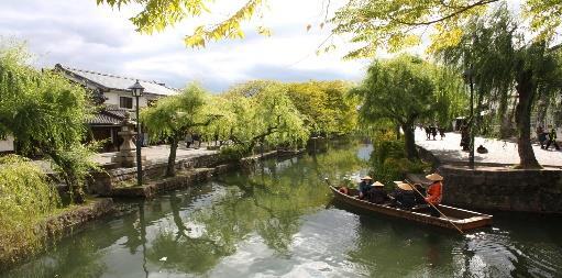 Nel pomeriggio ci sposteremo a Miyajima alla volta del santuario scintoista di Itsukushima e il famoso Torii galleggiante.