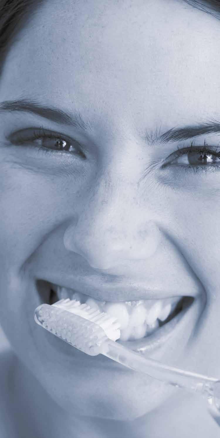 Post-intervento e cura degli impianti I primi giorni dopo l'intervento, è necessario osservare le indicazioni dell odontoiatra ed evitare i cibi solidi.