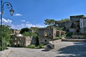 Ore 08:30 Partenza per Sant Agata di Puglia. Raggiungeremo Sant Agata di Puglia in camper e sosteremo in un area Ore 09:30 Sant Agata, il suo Castello e la storia di Agatone.