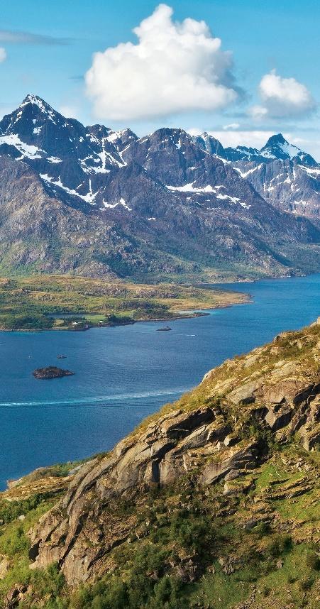 VERSO L ARTICO E OLTRE dei sogni Le navi della compagnia Hurtigruten (hurtigruten.com) non offrono crociere, ma vere spedizioni alle estremità del pianeta: artico e antartico.