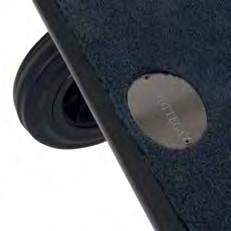 porta abiti/valigie Materiali: acciaio inox initure: satinato, moquette velour antracite cm 55 x 95 x 175 h Peso: 40 kg Dettagli: ruote