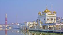 Visita di Amritsar e dintorni con guida locale parlante inglese. Regenta Central Amritsar (o similare) GIORNO 8 AMRITSAR BHATINDA (5 h soste escluse) Dopo colazione, partenza per Bhatinda.