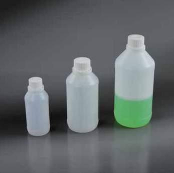 LENGTH/LUNGHEZZA MM 11040 150 BOTTLES AND ACCESSORIES / BOTTIGLIE E ACCESSORI NARROW NECK BOTTLES WITH TAMPER-EVIDENT CAP BOTTIGLIE CON TAPPO A SIGILLO High density polyethylene (HDPE) bottles with